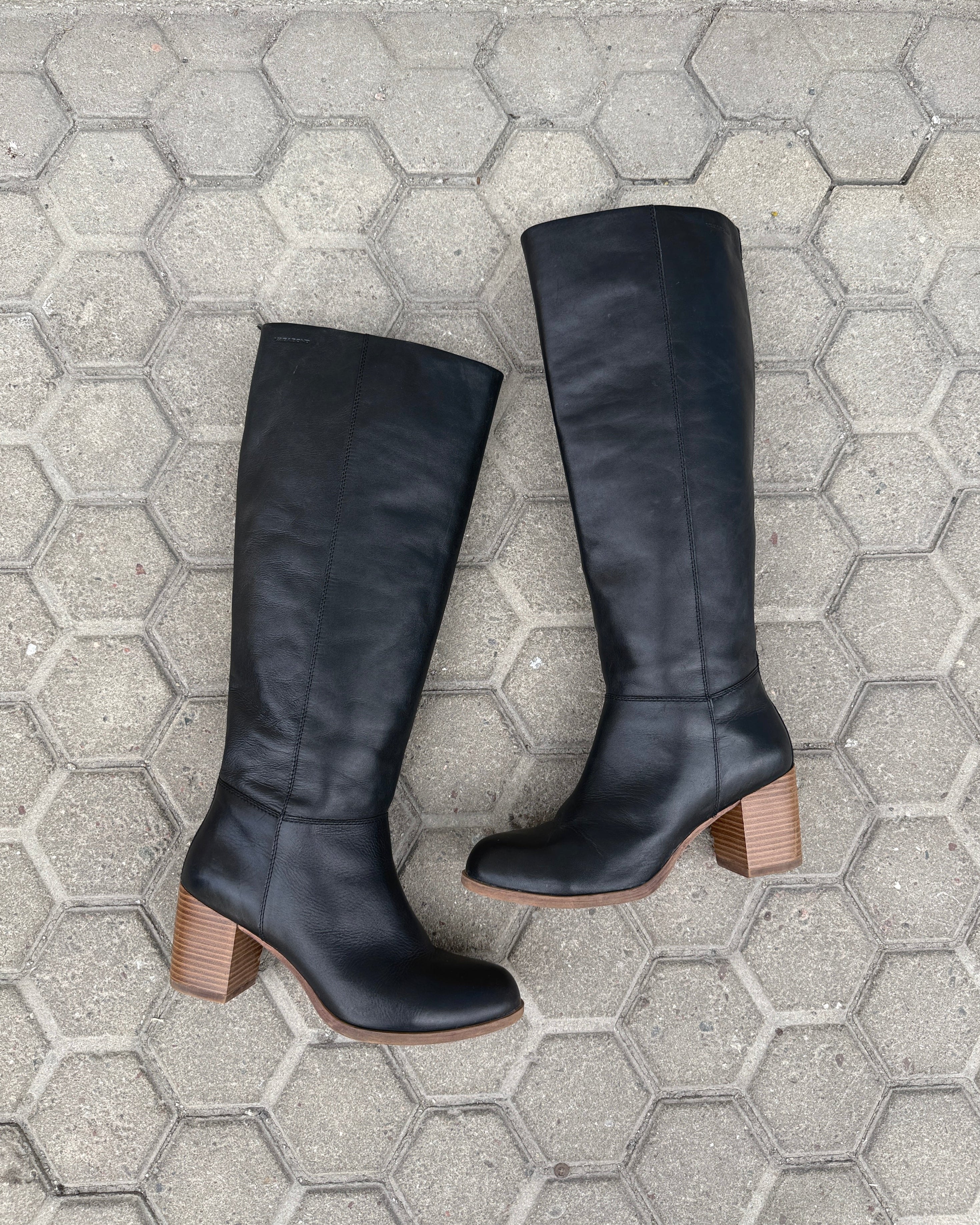 vagabond high leather boots