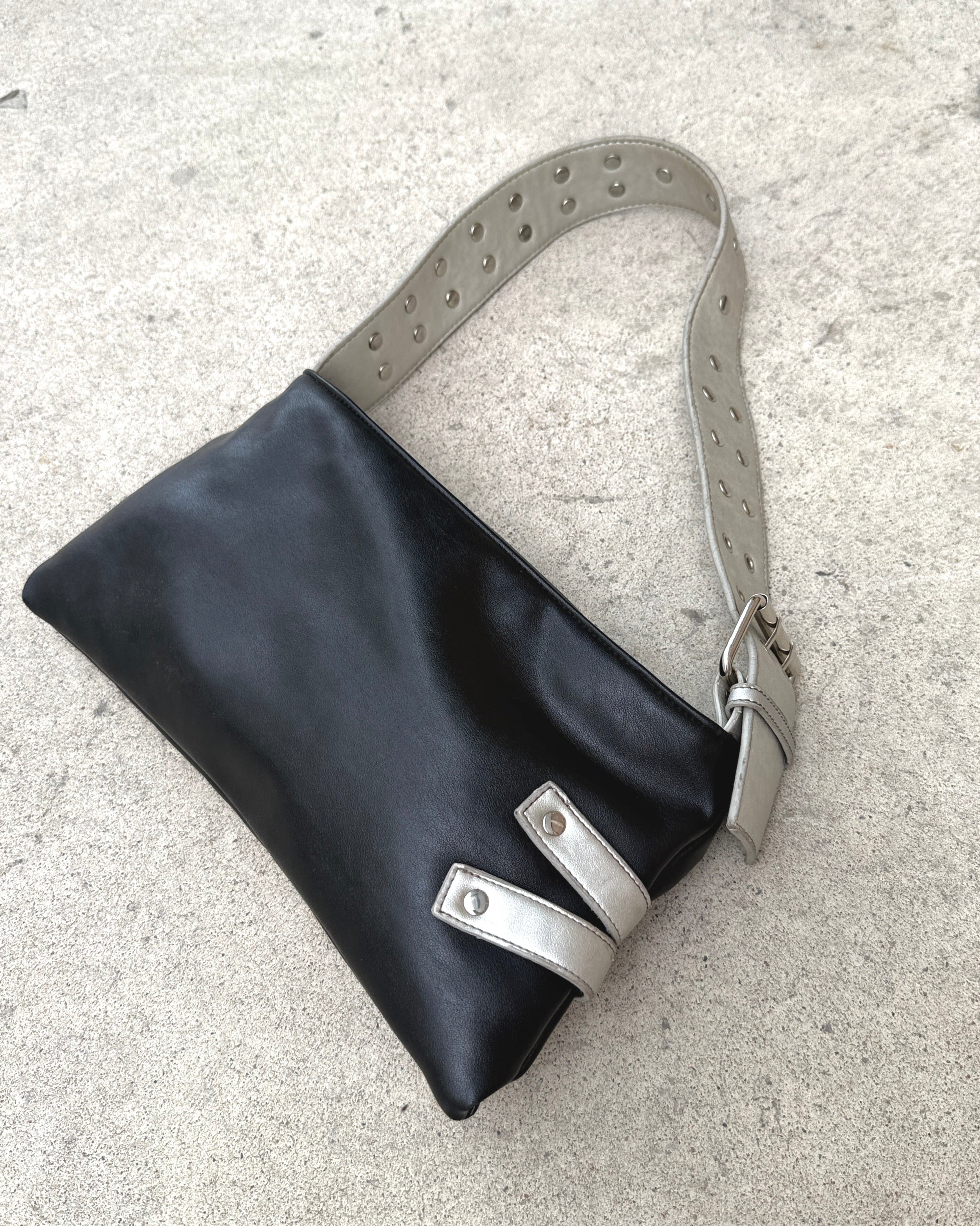 baguette shoulder bag w silver strap