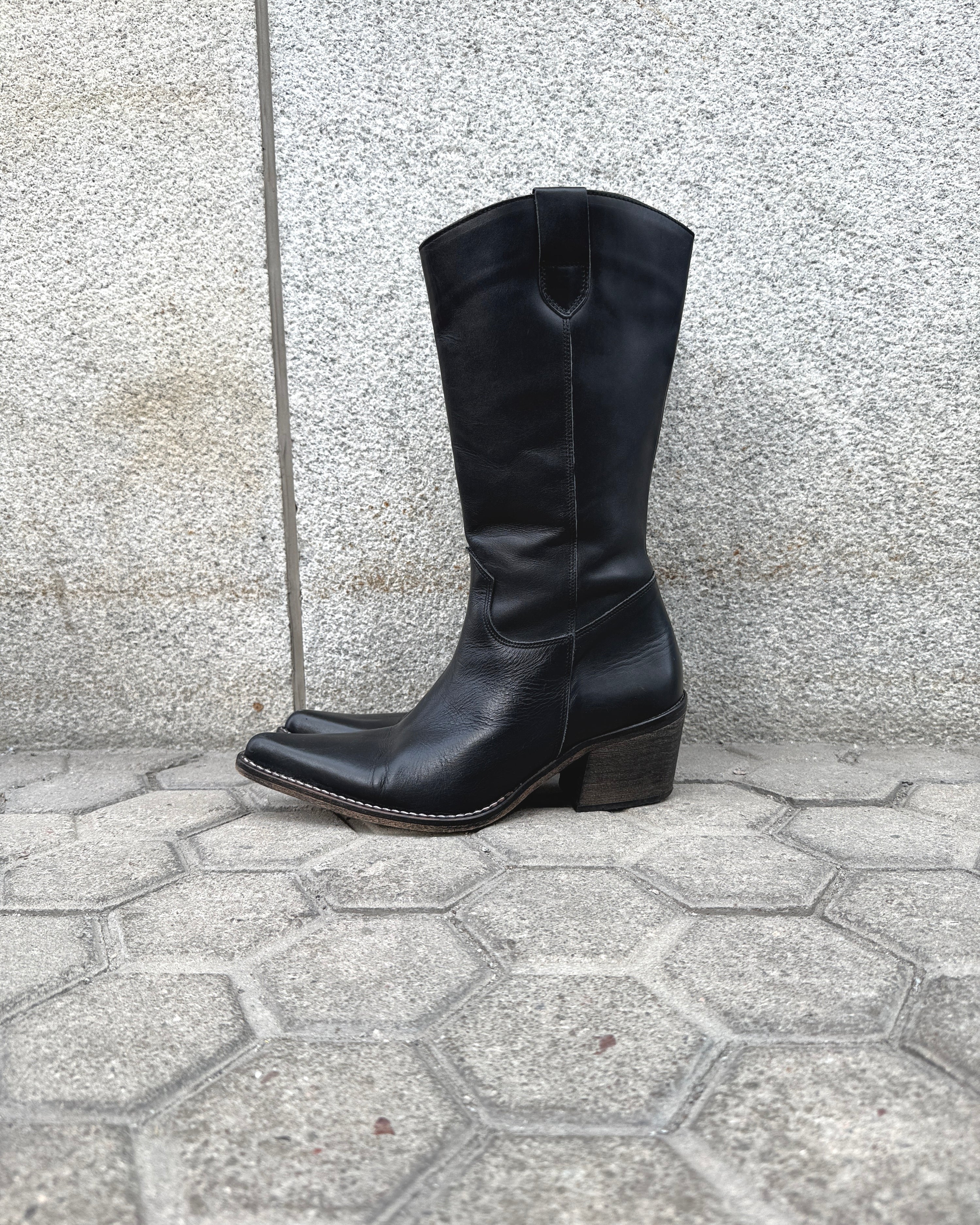 pointed leather cowboy boots