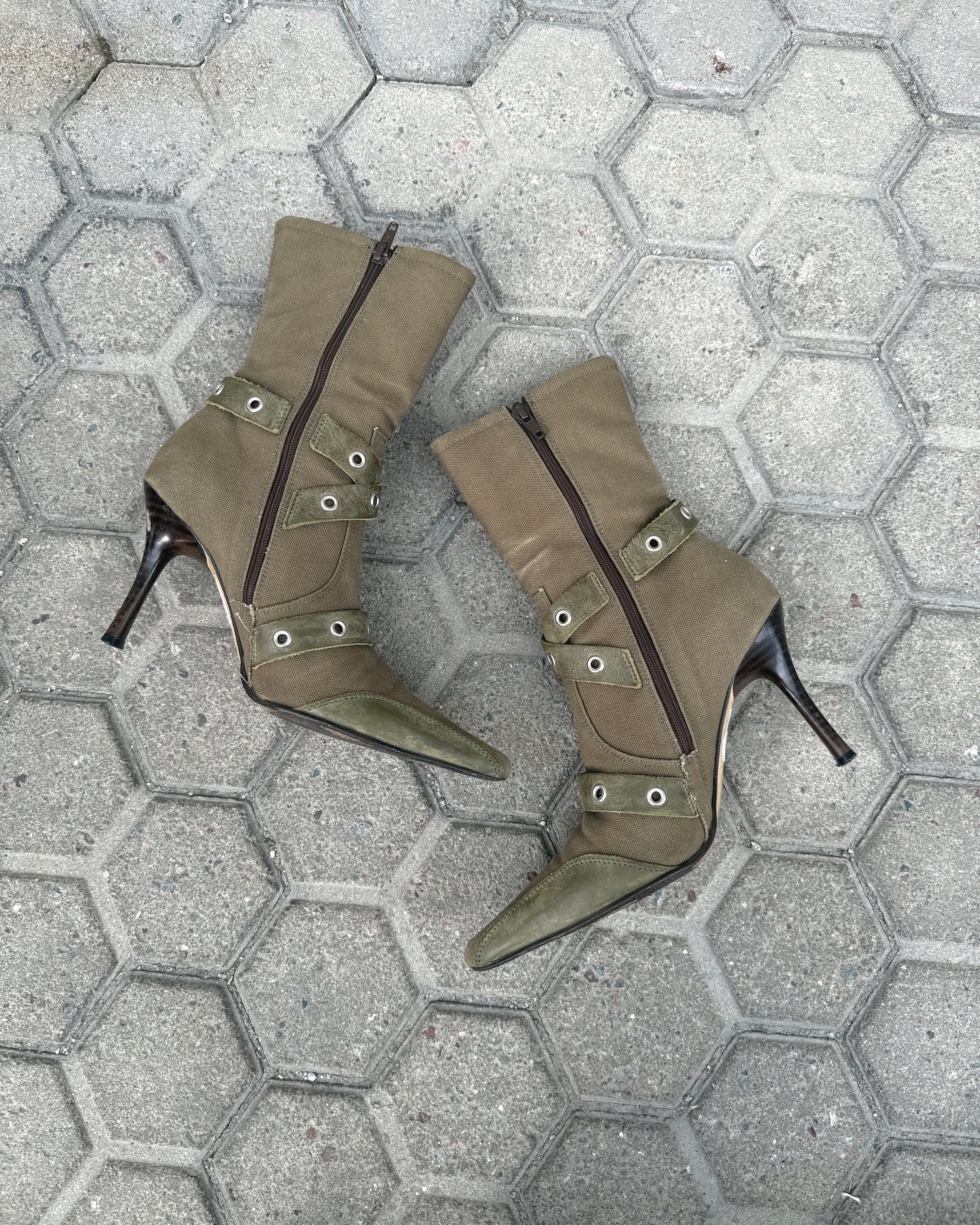 twill heeled ankle boots w leather straps